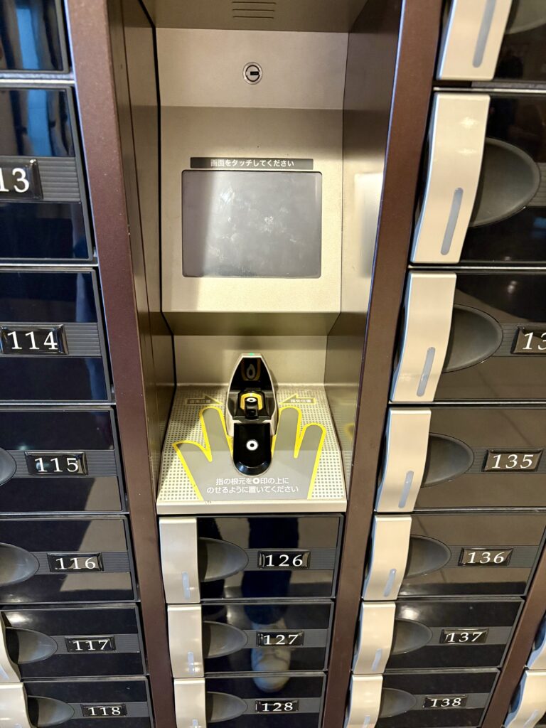 ロッカーのロックは静脈式